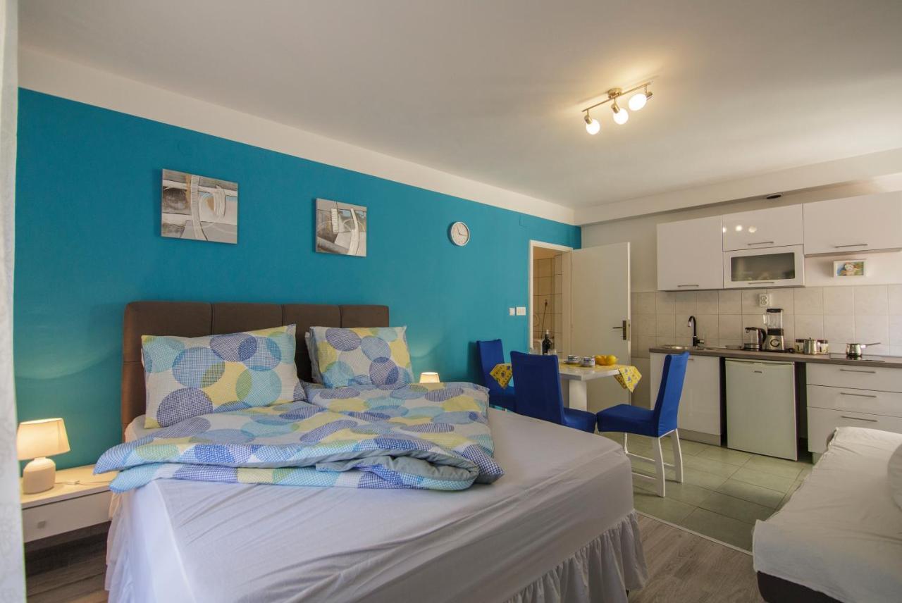 Apartment Filomena In The Center Комижа Екстер'єр фото