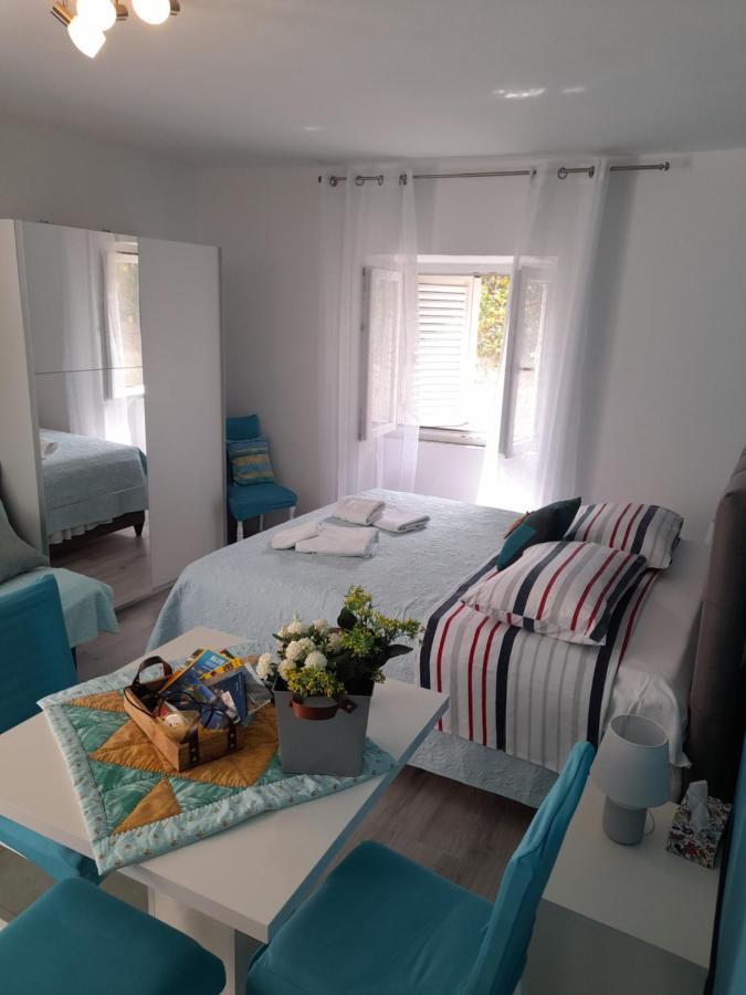Apartment Filomena In The Center Комижа Екстер'єр фото