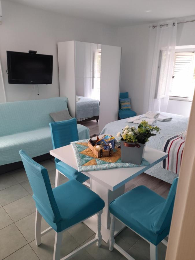 Apartment Filomena In The Center Комижа Екстер'єр фото
