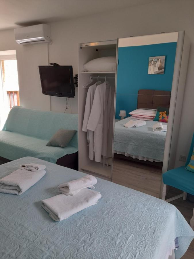 Apartment Filomena In The Center Комижа Екстер'єр фото